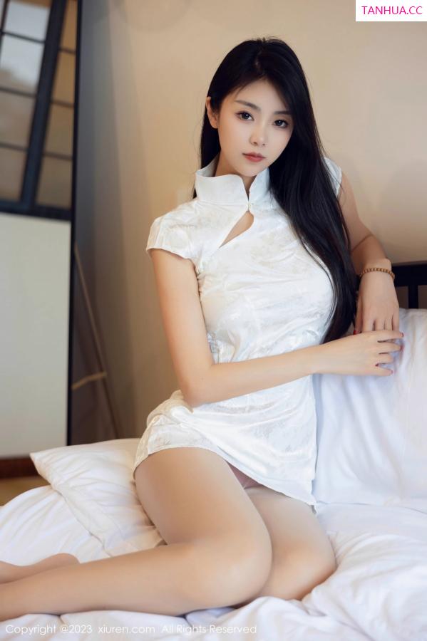 可乐Vicky  [XiuRen]高清写真图 2023.10.11 No.7493 可乐Vicky 美腿旗袍第53张图片